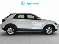 Usado VW T-Roc 110 CV (80 kW) 2023 Gris / plata SUV