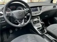 Usado Opel Astra 105 CV (77 kW) 2020 Gris / plata Berlina