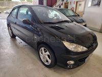Usado Peugeot 206 110 CV (80 kW) 2002 Negro Berlina