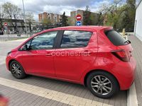 Usado Toyota Yaris Active 69 CV (50 kW) 2016 Rojo Berlina