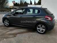 Usado Peugeot 208 Active 92 CV (67 kW) 2015 Gris / plata Utilitario