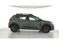 Usado Dacia Sandero Extreme 101 CV (74 kW) 2025 Verde Berlina