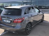 Usado Mercedes B200 136 CV (100 kW) 2017 Gris / plata Monovolumen