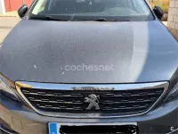 Usado Peugeot 308 Allure 99 CV (72 kW) 2018 Gris / plata Berlina