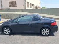 Usado Peugeot 307 CC 136 CV (100 kW) 2008 Negro Descapotable