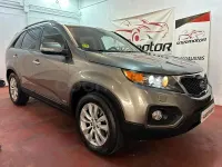 Usado Kia Sorento 197 CV (144 kW) 2012 Gris / plata SUV