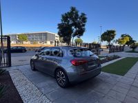 Usado Mercedes A180 116 CV (85 kW) 2021 Gris / plata Berlina