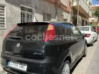 Usado Fiat Punto Classica 70 CV (51 kW) 2009 Negro Utilitario