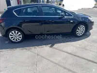 Usado Opel Astra Excellence 110 CV (80 kW) 2012 Negro Berlina