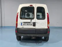 Usado Renault Kangoo 70 CV (51 kW) 2005 Blanco Monovolumen