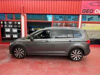 Usado VW Touran Advance 150 CV (110 kW) 2015 Gris Monovolumen