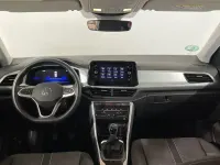 Usado VW T-Roc Life 110 CV (80 kW) 2024 Gris SUV