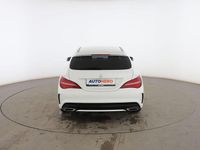 Usado Mercedes CLA200 Shooting Brake AMG line 135 CV (99 kW) 2018 Blanco Familiar