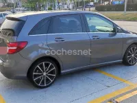 Usado Mercedes B200 136 CV (100 kW) 2017 Gris / plata Utilitario