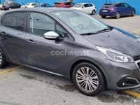 Usado Peugeot 208 Signature Sky 82 CV (60 kW) 2019 Gris / plata Utilitario