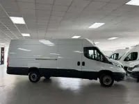 Usado Iveco Daily 160 CV (117 kW) 2023 Blanco Van