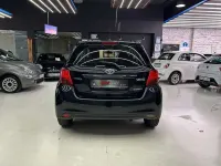 Usado Toyota Yaris Hybrid Active 99 CV (72 kW) 2017 Negro Utilitario