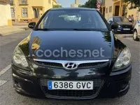 Usado Hyundai i30 Classic 109 CV (80 kW) 2010 Negro Berlina