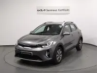 Usado Kia Stonic 100 CV (73 kW) 2025 Gris / plata SUV