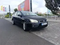Usado Ford Focus Ghia 109 CV (80 kW) 2006 Negro Berlina