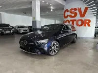 Usado Mercedes E300 AMG line 306 CV (225 kW) 2023 Azul Familiar
