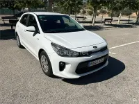 Usado Kia Rio 84 CV (61 kW) 2017 Blanco Berlina