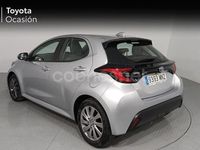 Usado Toyota Yaris Hybrid Active 116 CV (85 kW) 2024 Gris / plata Berlina
