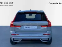 Usado Volvo XC60 Plus 350 CV (257 kW) 2023 Gris / plata SUV