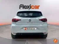 Usado Renault Clio V SE 67 CV (49 kW) 2022 Blanco Utilitario
