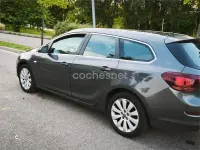 Usado Opel Astra Cosmo ST 140 CV (102 kW) 2011 Gris / plata Familiar