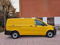Usado Mercedes Vito 136 CV (100 kW) 2022 Amarillo Van
