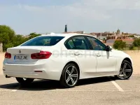 Usado BMW 318 Comfort Edition 150 CV (110 kW) 2016 Blanco Berlina