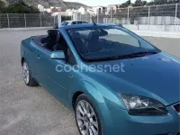 Usado Ford Focus Cabriolet Trend 136 CV (100 kW) 2007 Azul Descapotable