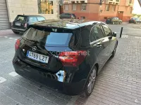 Usado Mercedes A200 Urban 136 CV (100 kW) 2016 Negro Utilitario