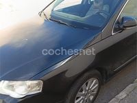 Usado VW Passat Advance 140 CV (102 kW) 2004 Negro Berlina