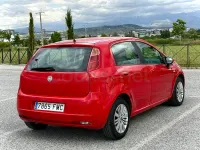 Usado Fiat Grande Punto Dynamic 75 CV (55 kW) 2007 Rojo Utilitario
