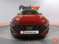 Usado Hyundai i30 120 CV (88 kW) 2022 Rojo Berlina