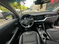 Używany Kia Niro 141 KM (103 kW) 2021 Szary SUV