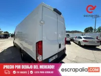 Usado Iveco Daily 155 CV (114 kW) 2016 Blanco Van