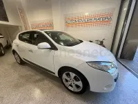 Usado Renault Mégane Dynamique 110 CV (80 kW) 2009 Blanco Berlina