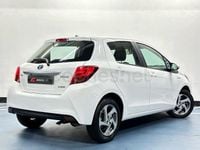 Usado Toyota Yaris Hybrid Advance 100 CV (73 kW) 2014 Blanco Berlina