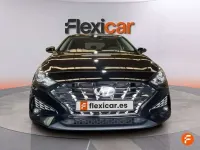 Usado Hyundai i30 120 CV (88 kW) 2022 Negro Berlina