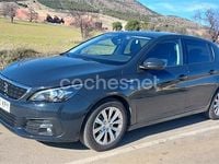 Usado Peugeot 308 Access 110 CV (80 kW) 2018 Gris / plata Berlina