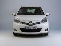 Usado Toyota Yaris Active 99 CV (72 kW) 2013 Blanco Utilitario