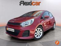 Usado Kia Rio 84 CV (61 kW) 2016 Rojo Berlina