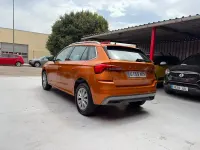 Usado Skoda Kamiq Ambition 90 CV (66 kW) 2022 Naranja SUV