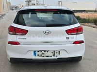 Usado Hyundai i30 Style 136 CV (100 kW) 2018 Blanco Berlina