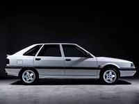 Usado Renault 21 140 CV (102 kW) 1992 Blanco Berlina