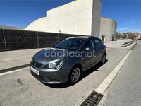 Usado Seat Ibiza CONNECT 105 CV (77 kW) 2016 Gris / plata Berlina