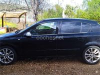 Usado Opel Astra Sport 100 HP (73 kW) 2005 Preto Sedan